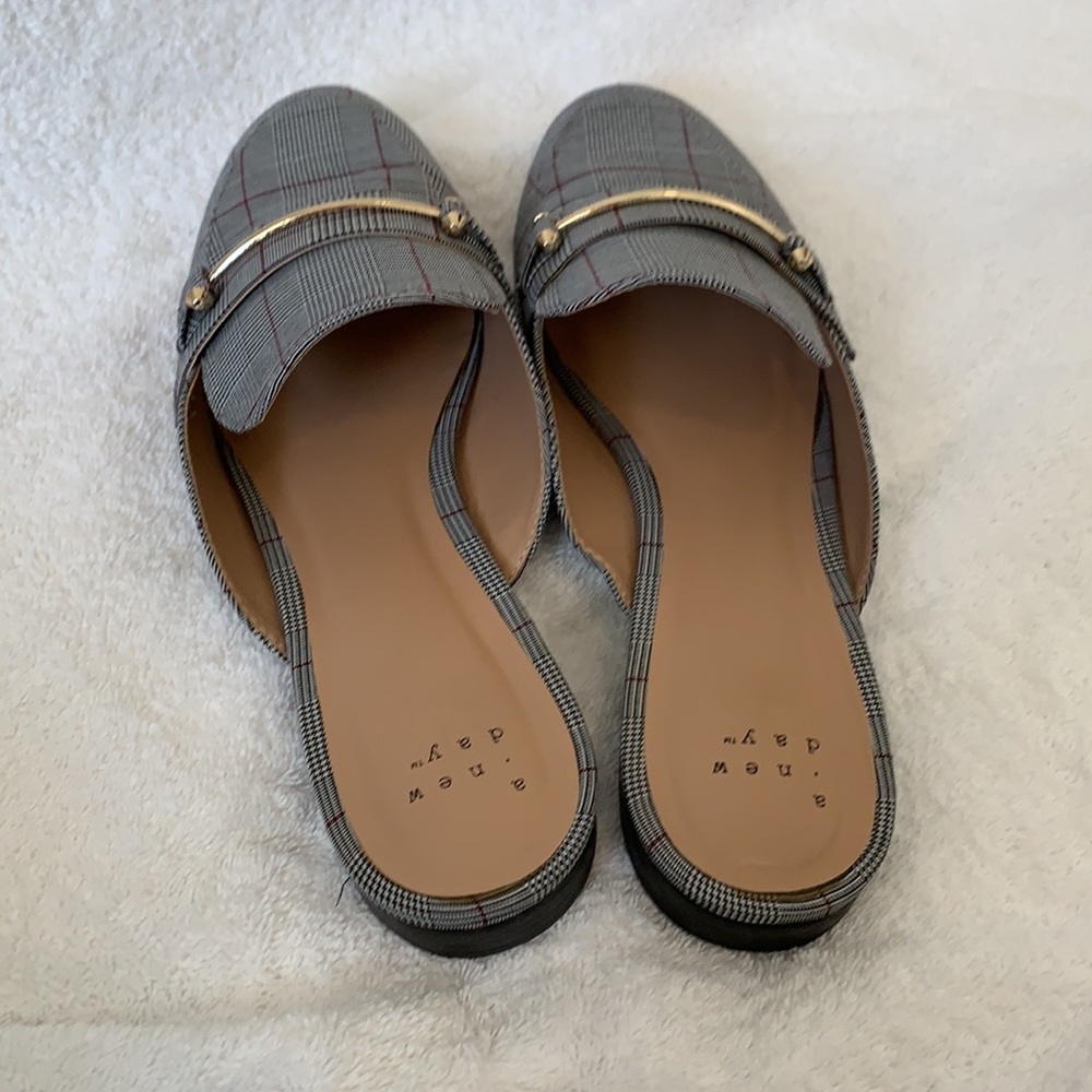 A New Day Remmy Grey Mule. - Picture 5 of 11
